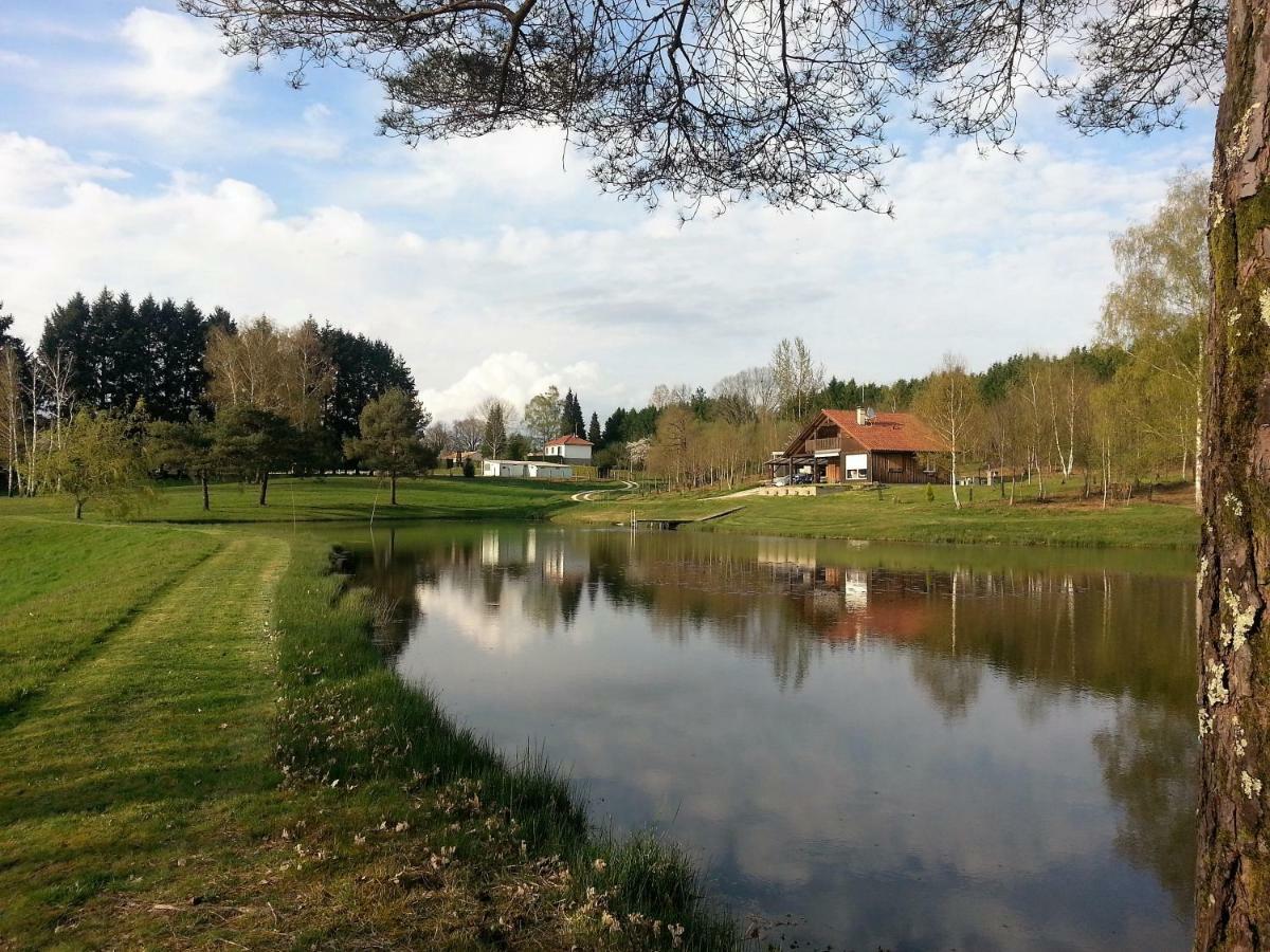 Lieux-Au-Lac Augignac Kültér fotó